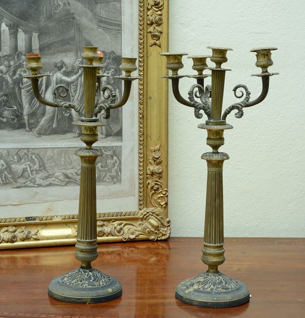 Coppia di candelabri in bronzo