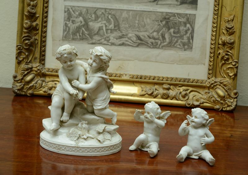 Lotto di Curiosità in Porcellana Policroma