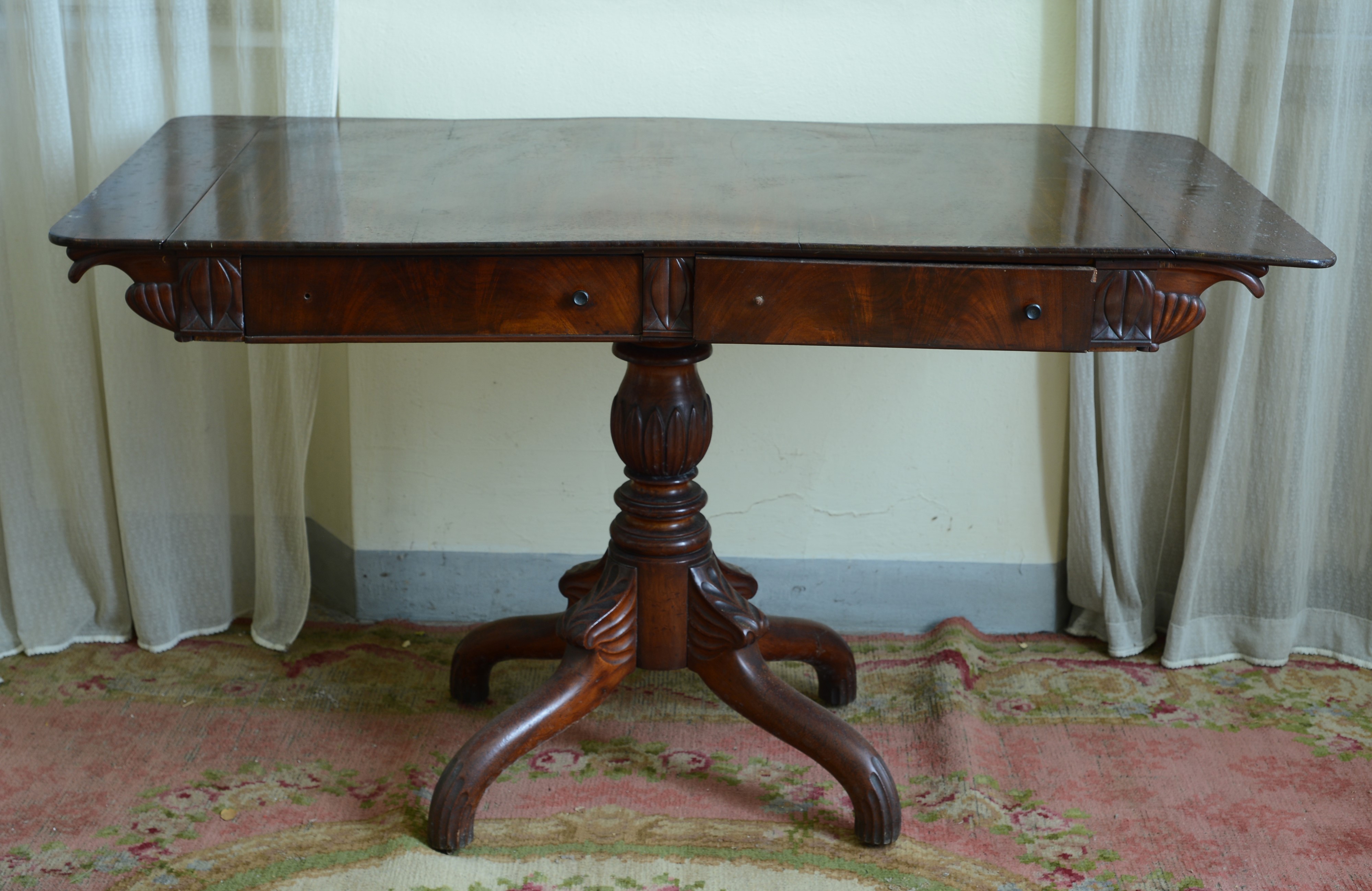 Tavolo da appoggio in mogano