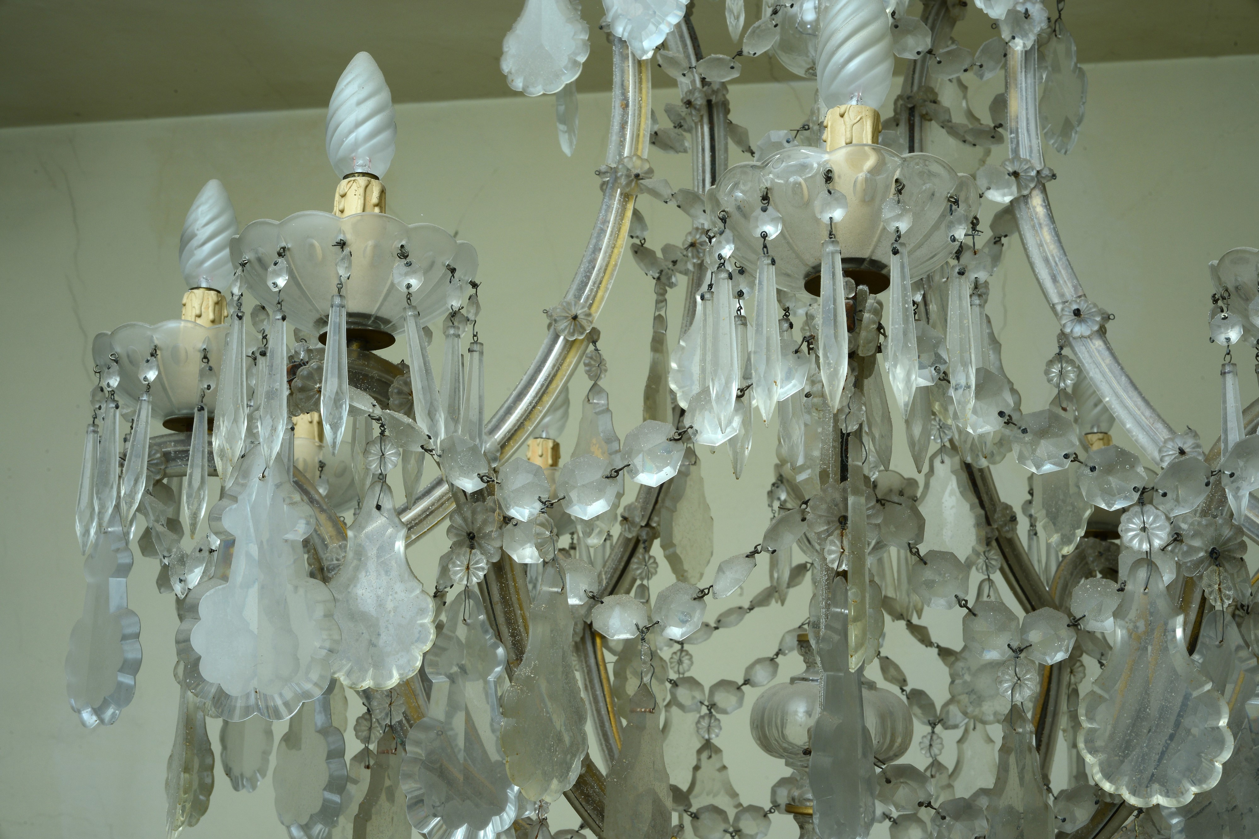 Lampadario Maria Teresa con pendenti a goccia in cristallo