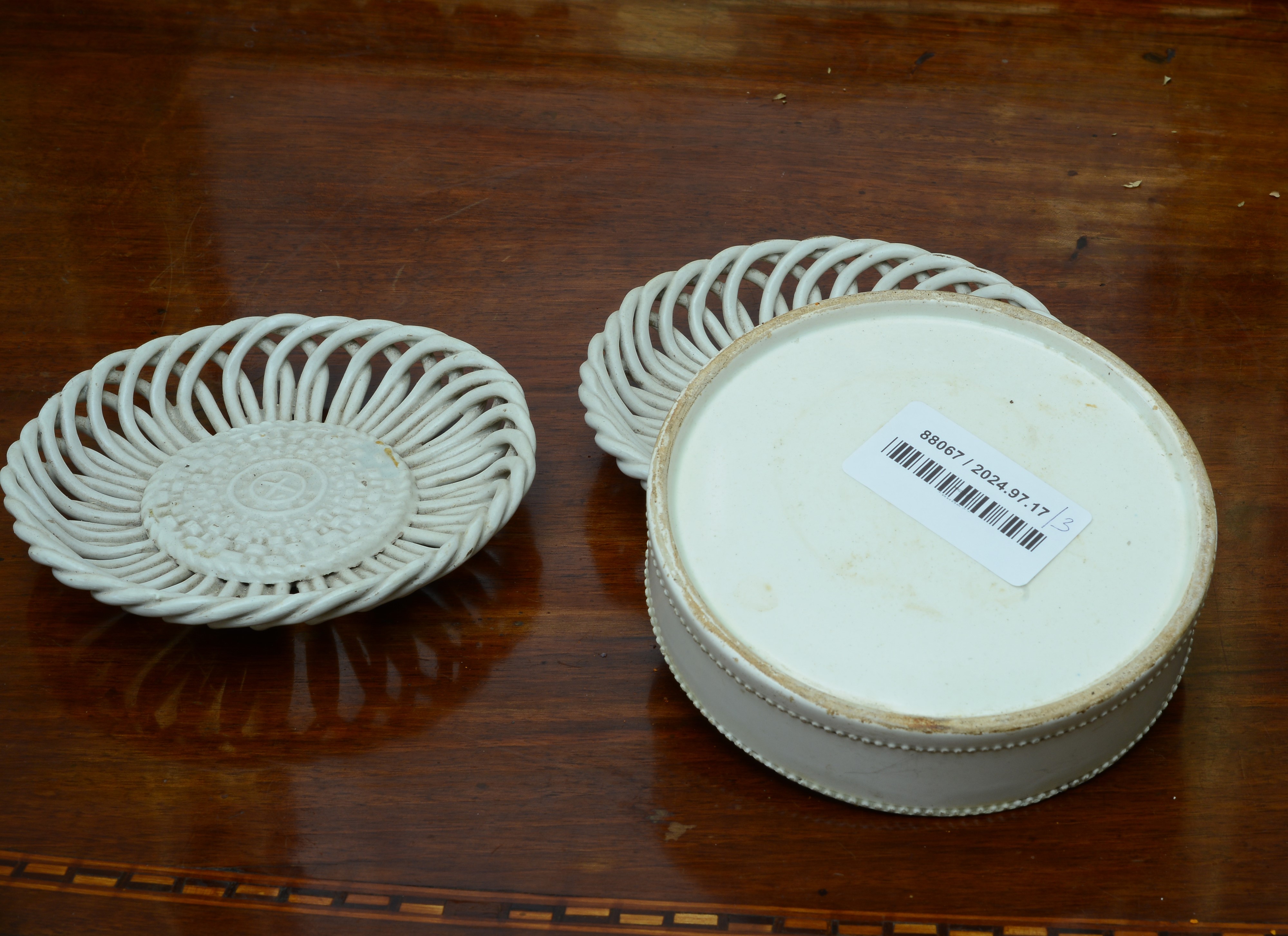 Tre curiosità in ceramica