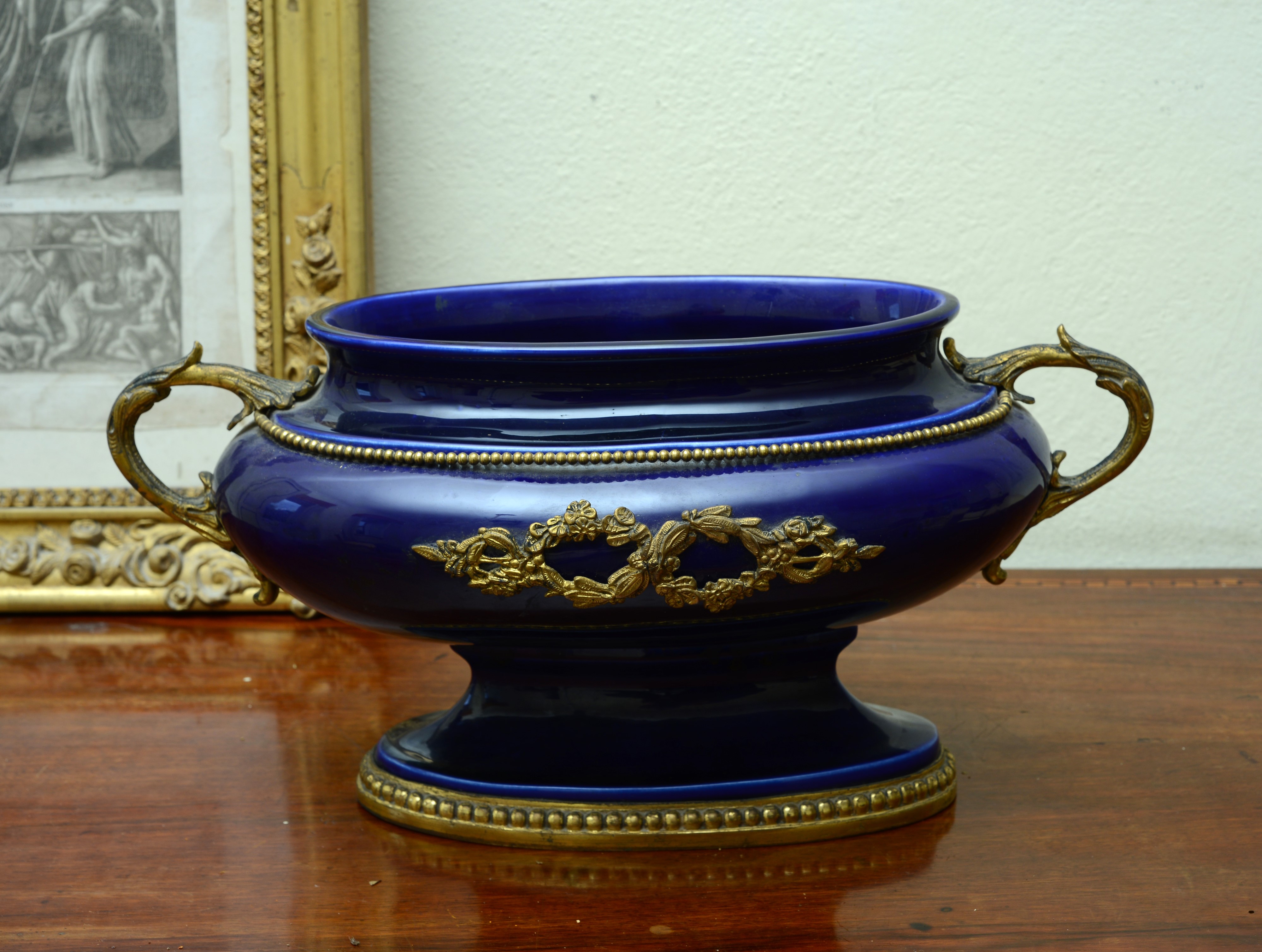 Vaso ad anfora in porcellana