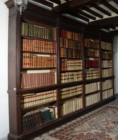 Grande Libreria in Noce