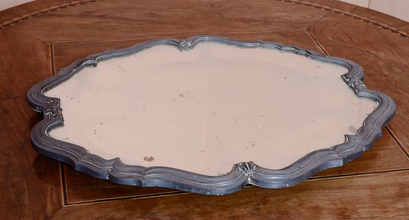 Vassoio in metallo argentato montato a specchio