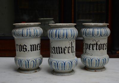 Tre Albarelli in Ceramica