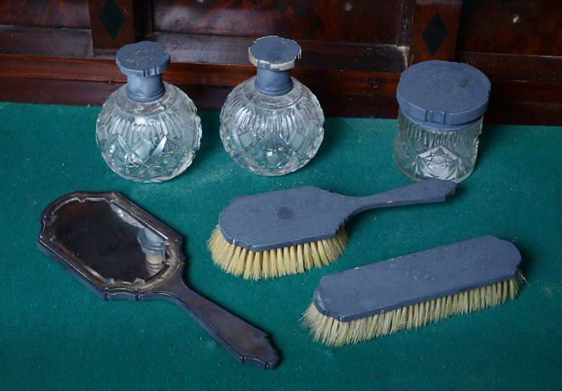 Lotto di Oggetti da Toilette in Argento