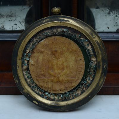 Piccolo Medaglione in Cera Raffigurante Ecce Homo