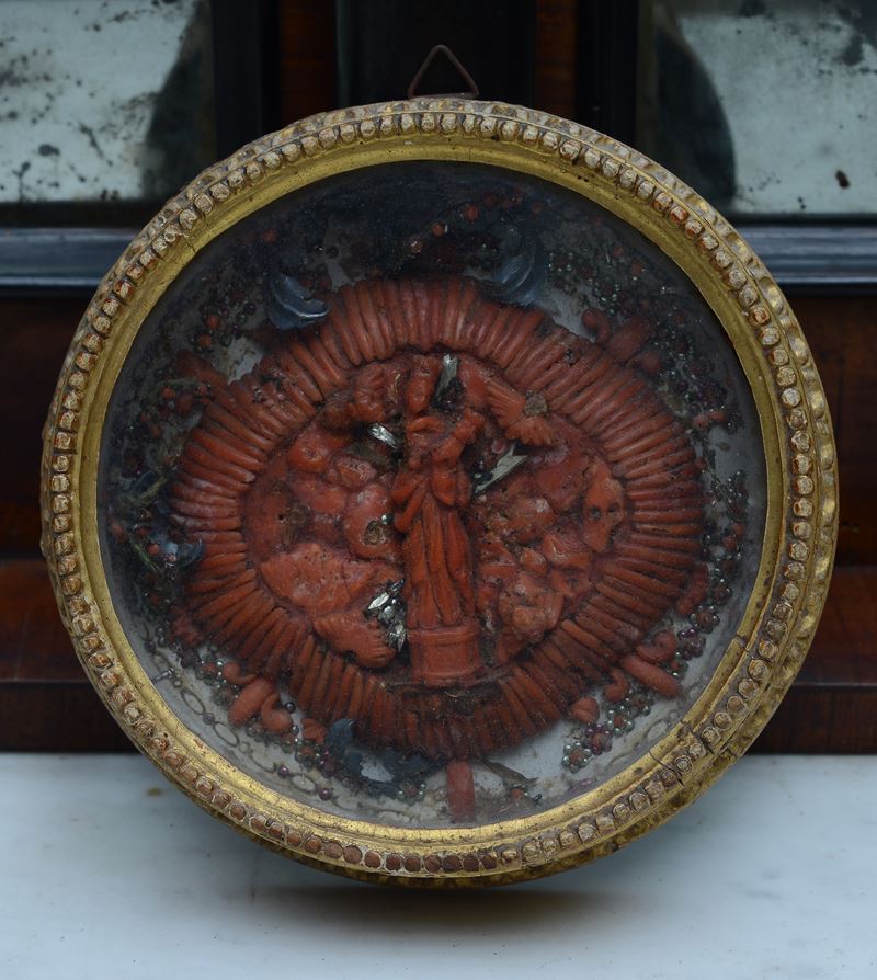 Piccolo Medaglione in Cera Raffigurante Vergine