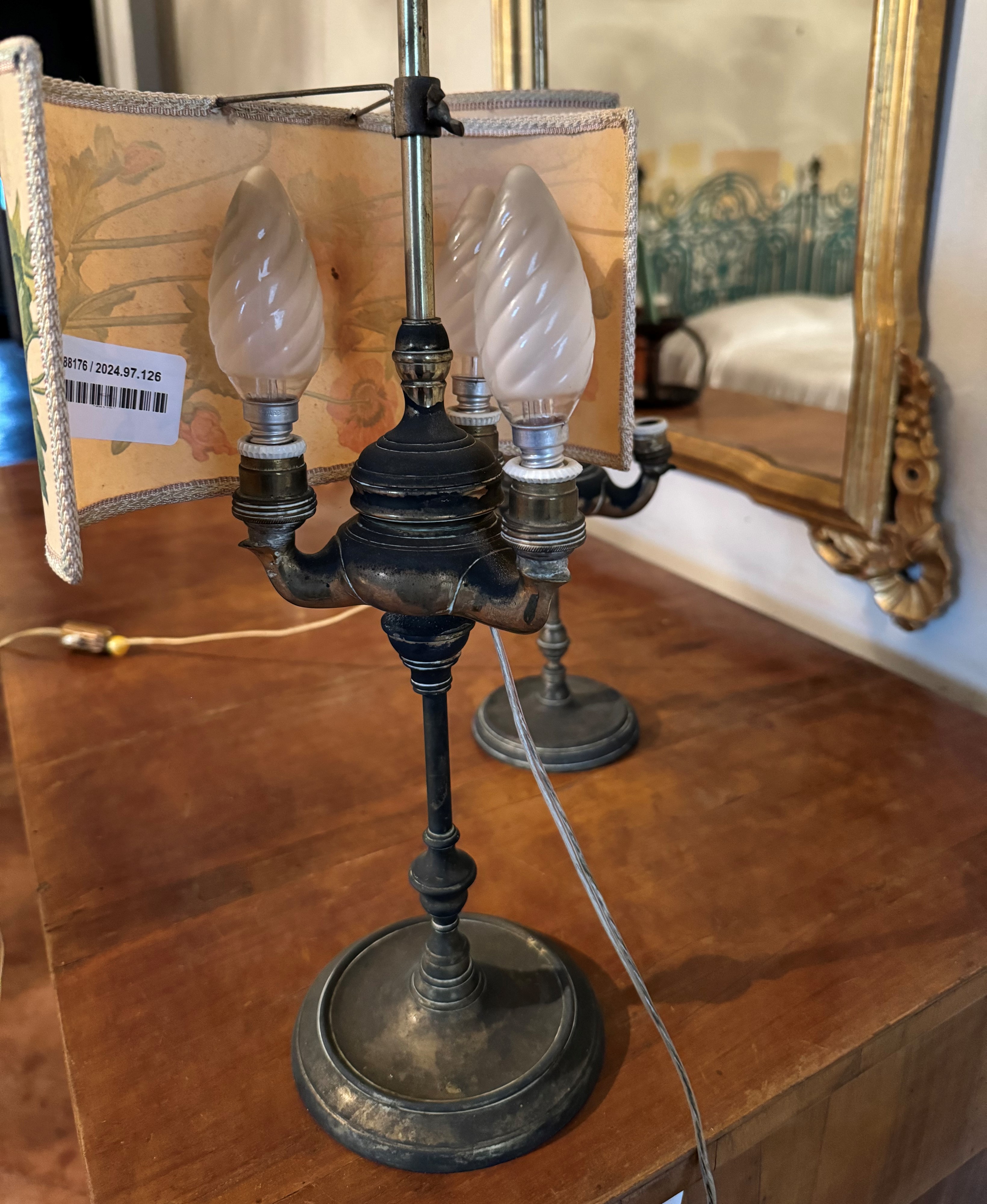 Due lucerne in bronzo