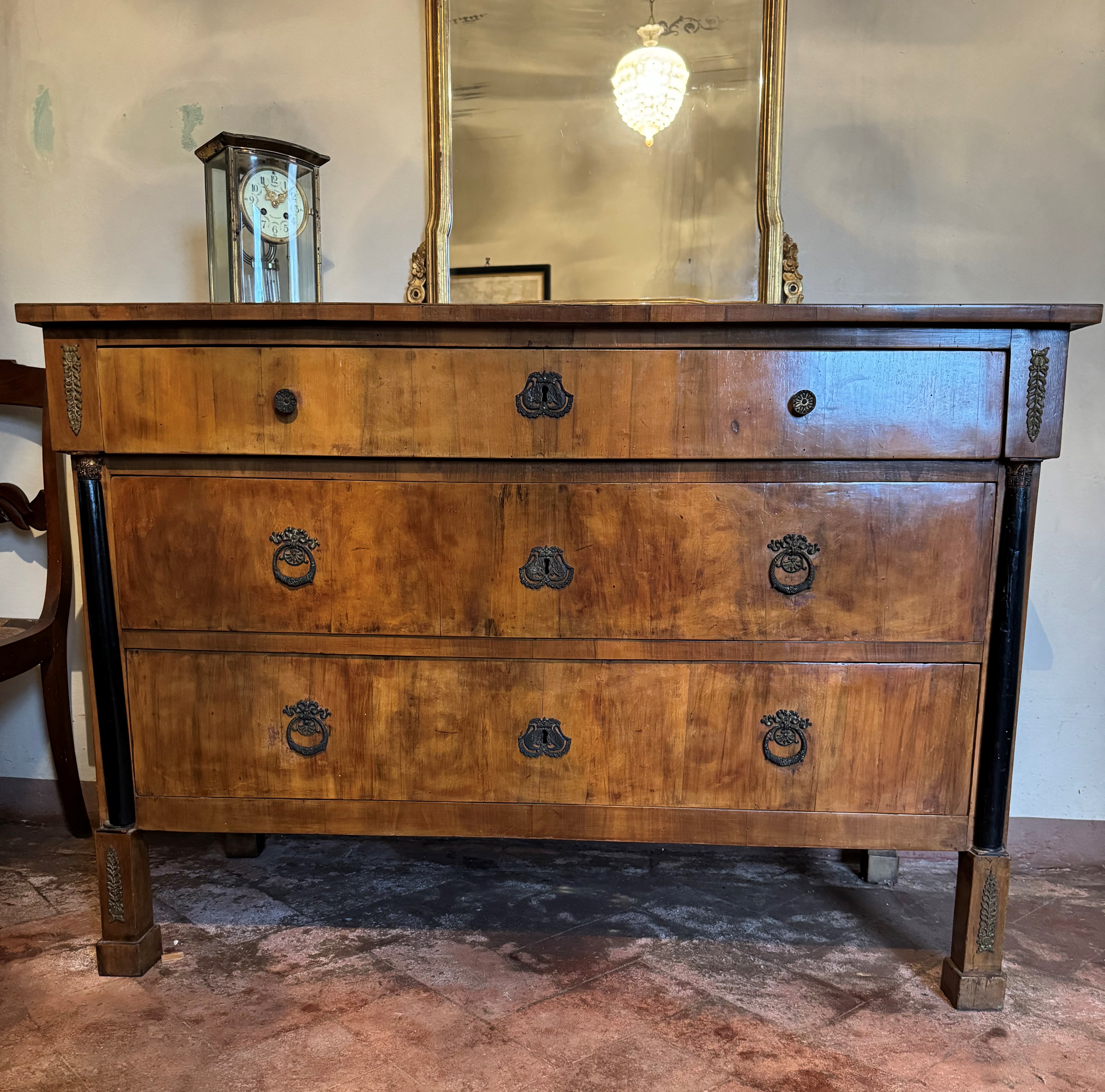 Cassettone Impero in noce