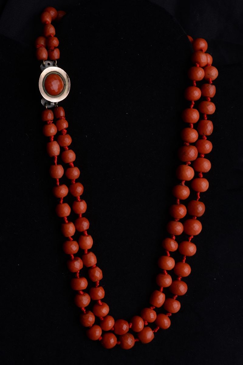 Collana in Corallo a Due Fili Degradè