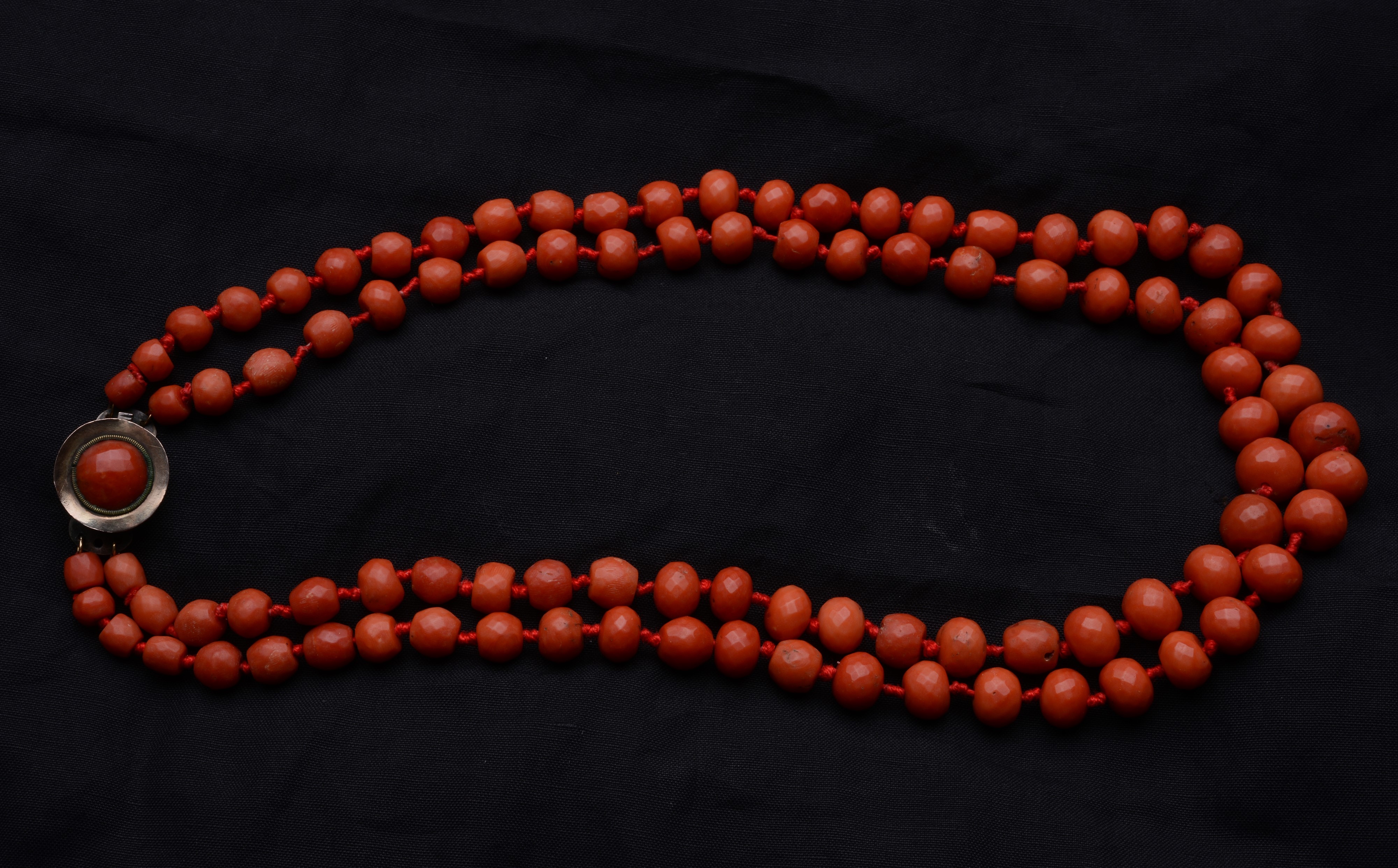 Collana in Corallo a Due Fili Degradè