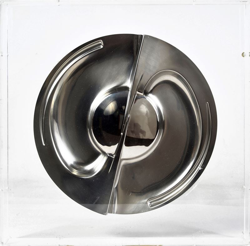 Carmelo Cappello - Forma orizzontale circolare in acciaio inox (anni '70)