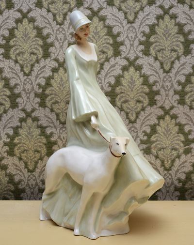 Figura Femminile con Levriero