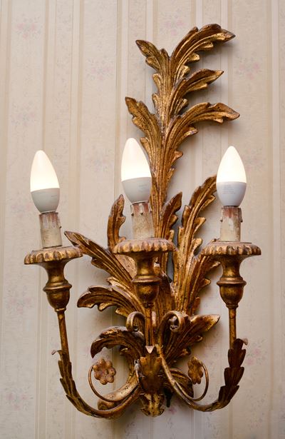 Coppia di Applique in Legno Dorato