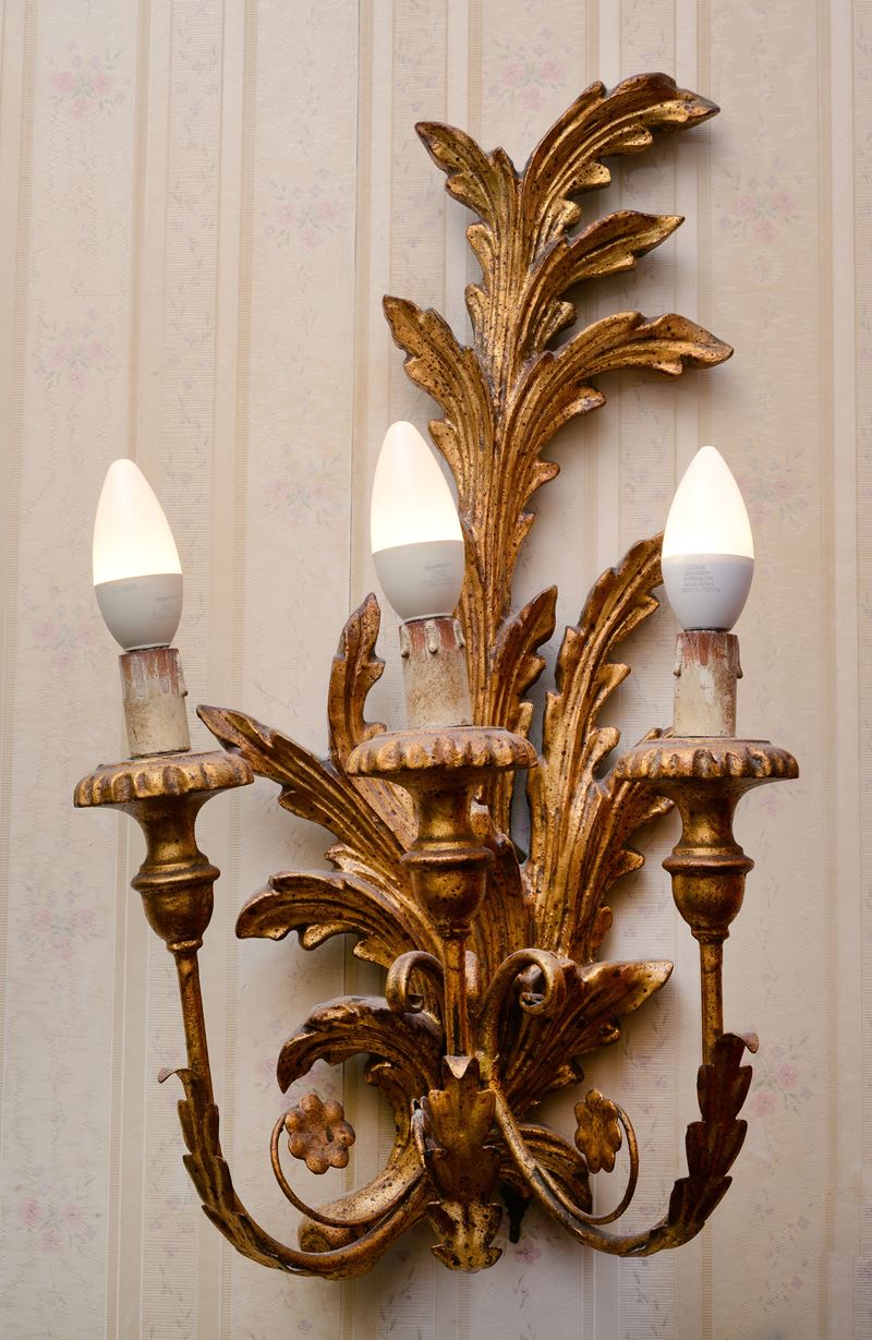 Coppia di Applique in Legno Dorato