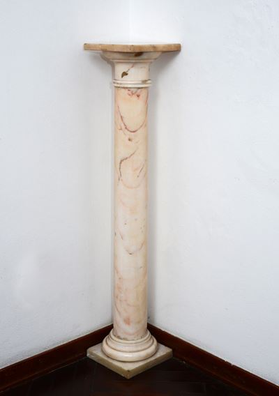 Colonna Portavasi in Marmo