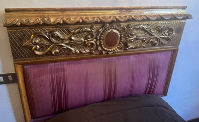 Testata per Letto Singolo in Legno Intagliato e Dorato
