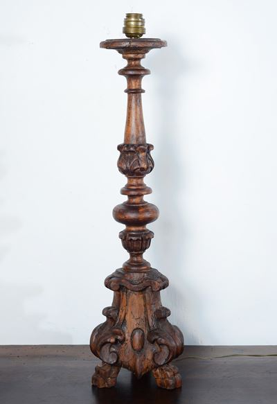 Torciera in Legno Intagliato