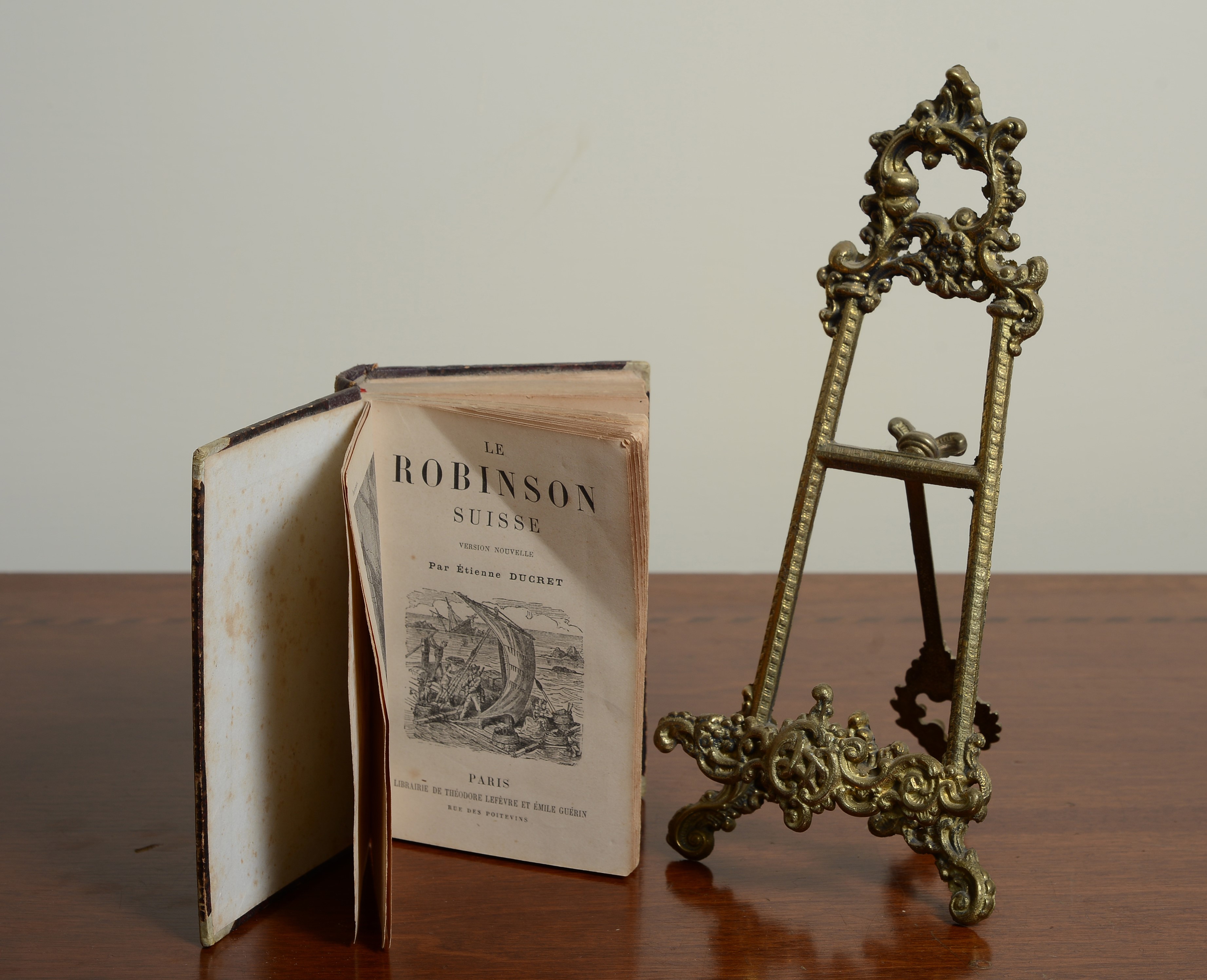 Reggilibro in Metallo con Libro ‘le Robinson Suisse’