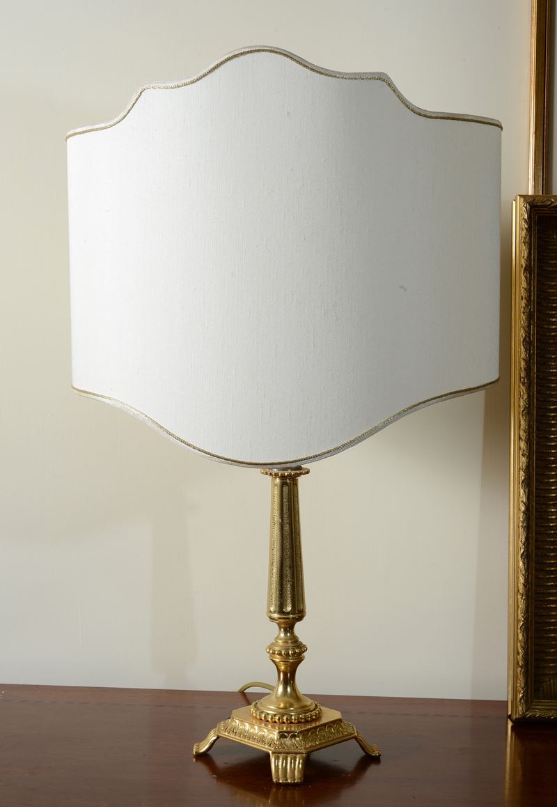Lume da Tavolo in Bronzo Dorato