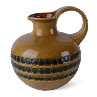Ernestine Salerno, Brocca in Ceramica