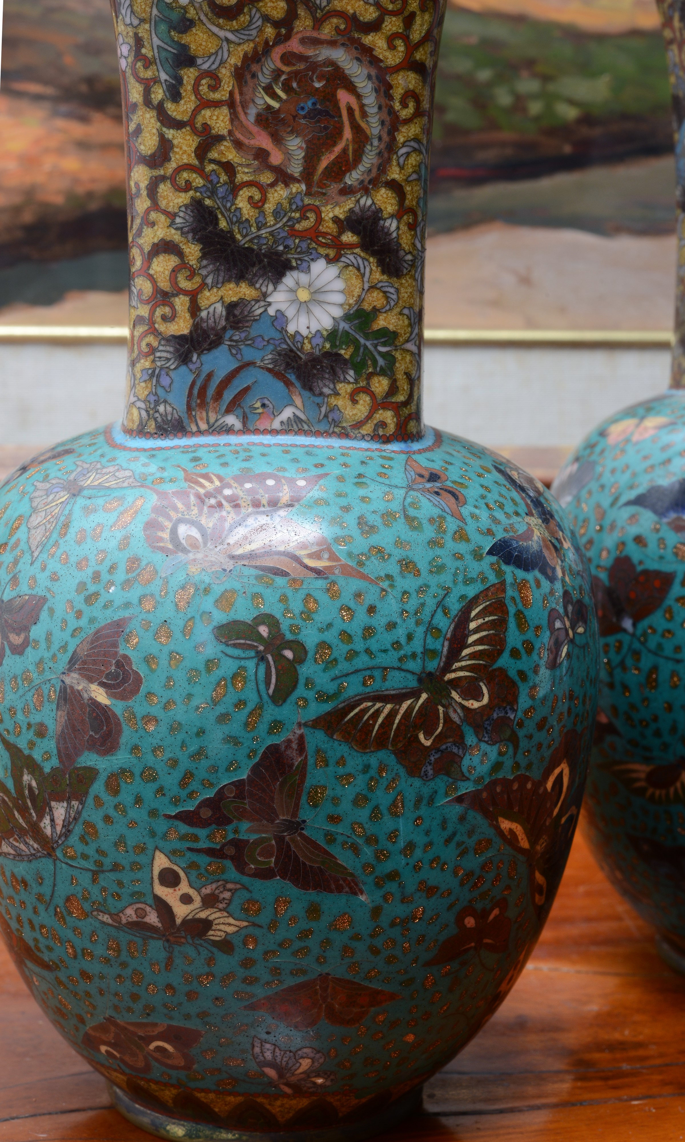 Coppia di Vasi in Metallo Cloisonnè