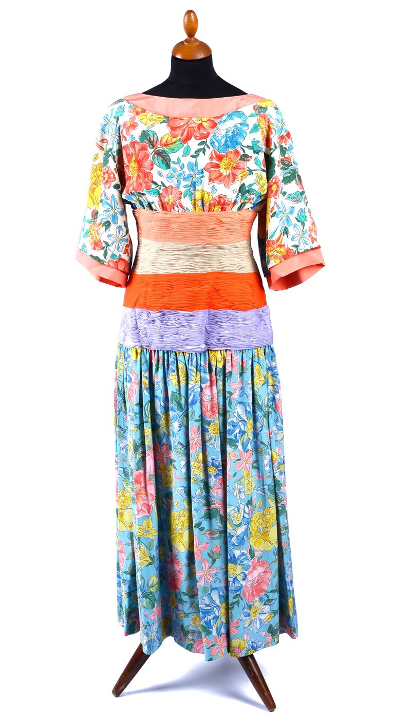 Abito in seta a stampa floreale