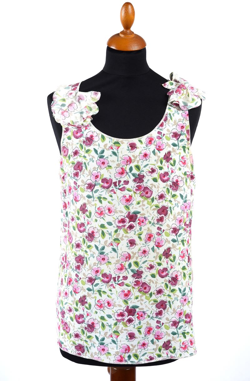 Completo in seta floreale fucsia su fondo avorio