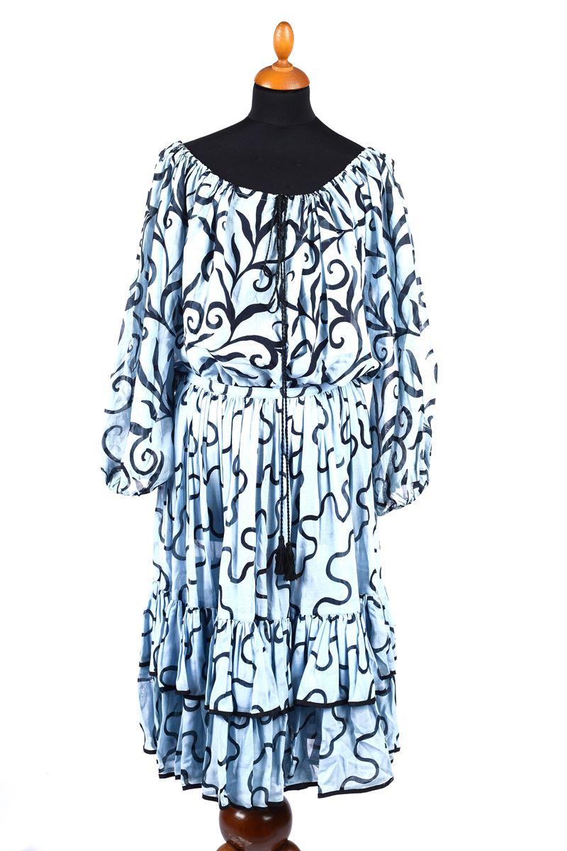 Completo camicia e gonna in cotone azzurro con motivo astratto blu