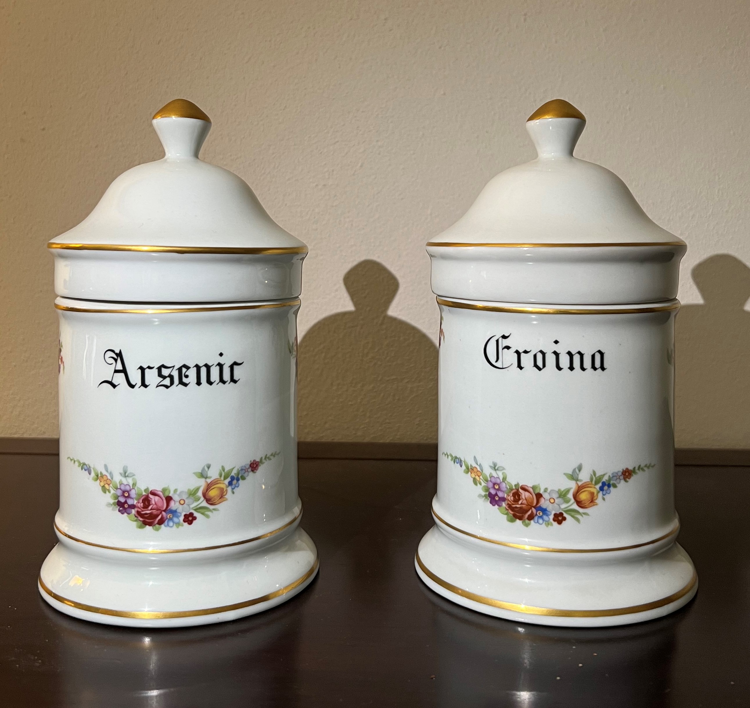 Coppia di Vasetti da Farmacia in Porcellana