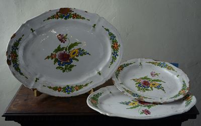 Tre Vassoi in Maiolica