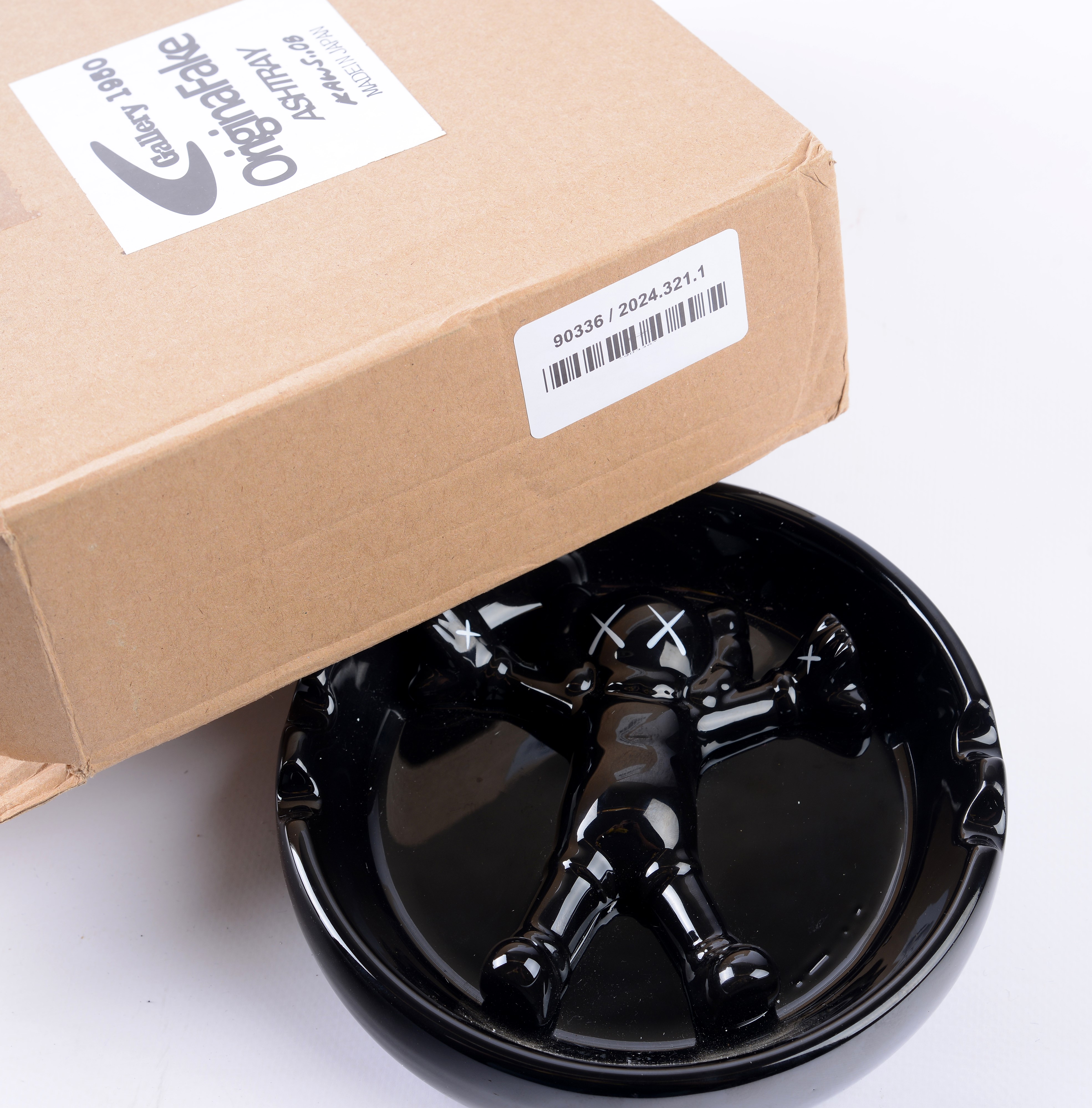 Kaws (brian Donnelly) - Original Fake Ashtray Black