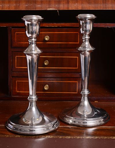 Coppia di Candelabri in Argento