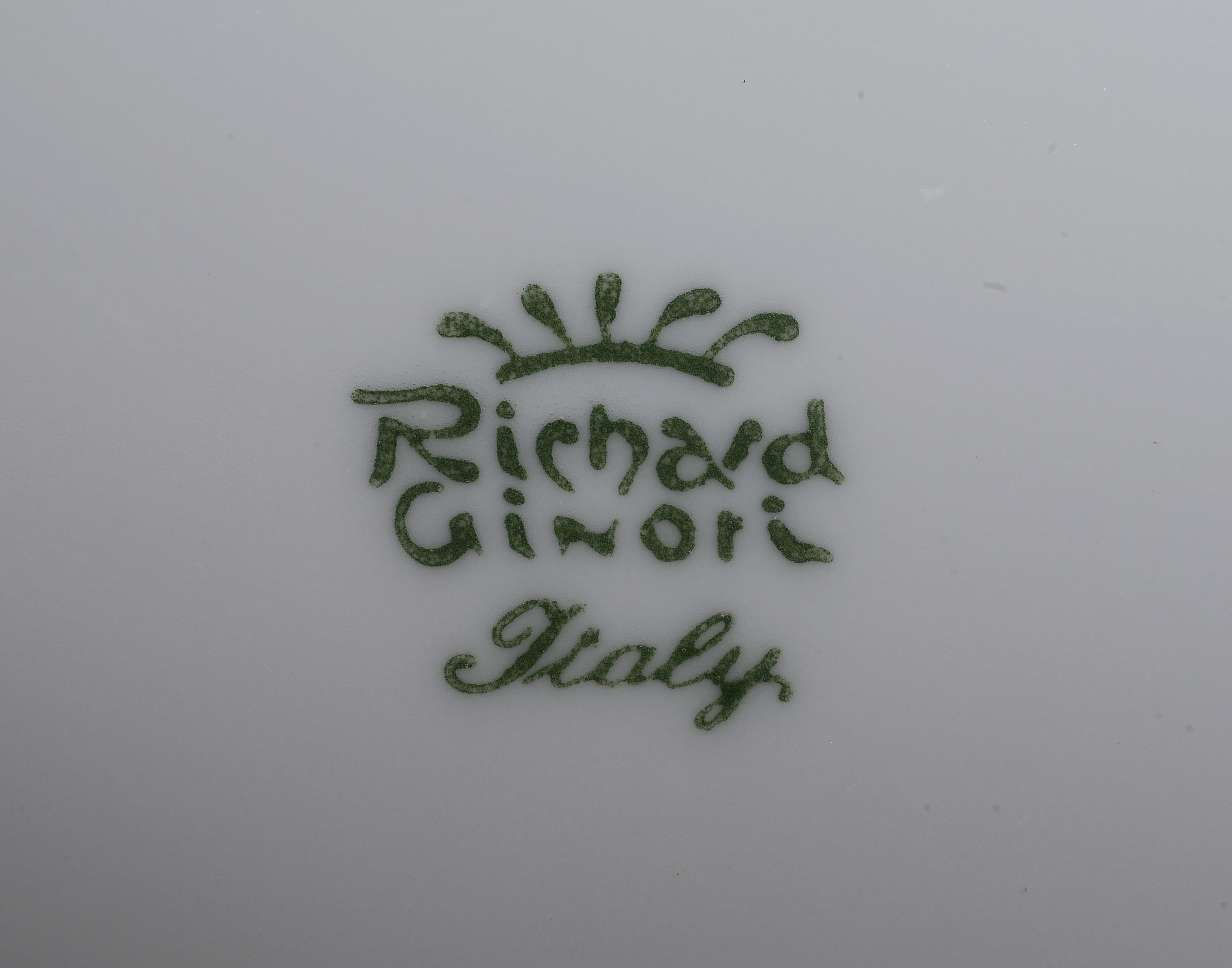 Servito di piatti in porcellana policroma, Richard Ginori