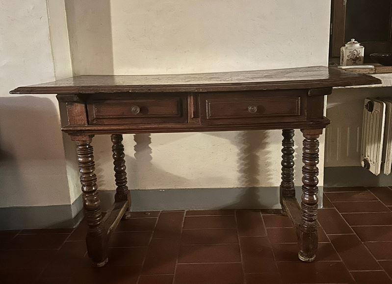 Scrivania in Noce