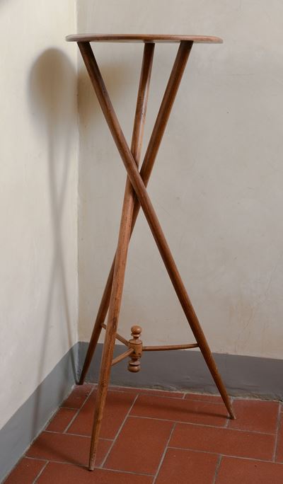 Etagere Portabusti in Legno Tenero