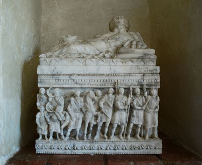 Urna in Marmo, Renato Michelotti