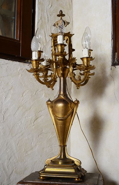 Coppia di Grandi Lumi in Bronzo Dorato