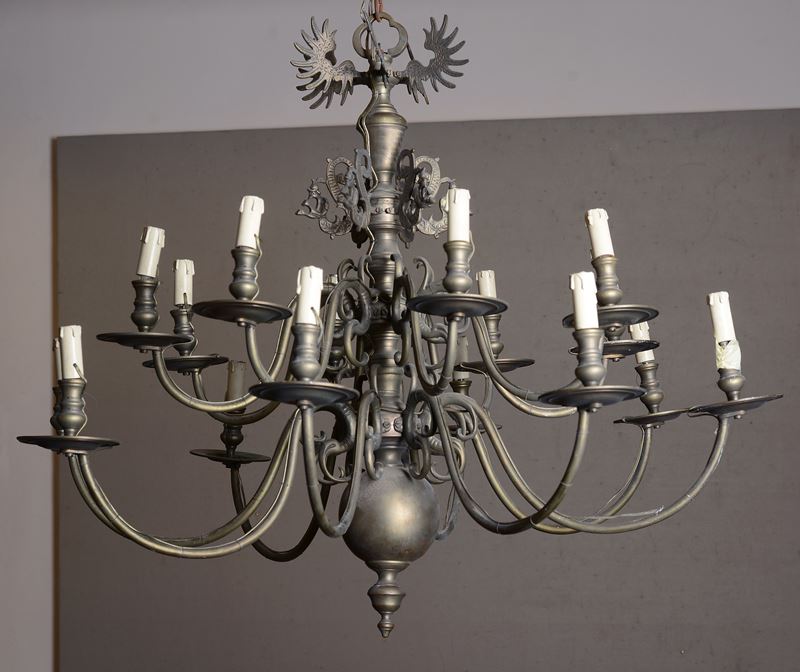 Grande Lampadario in bronzo