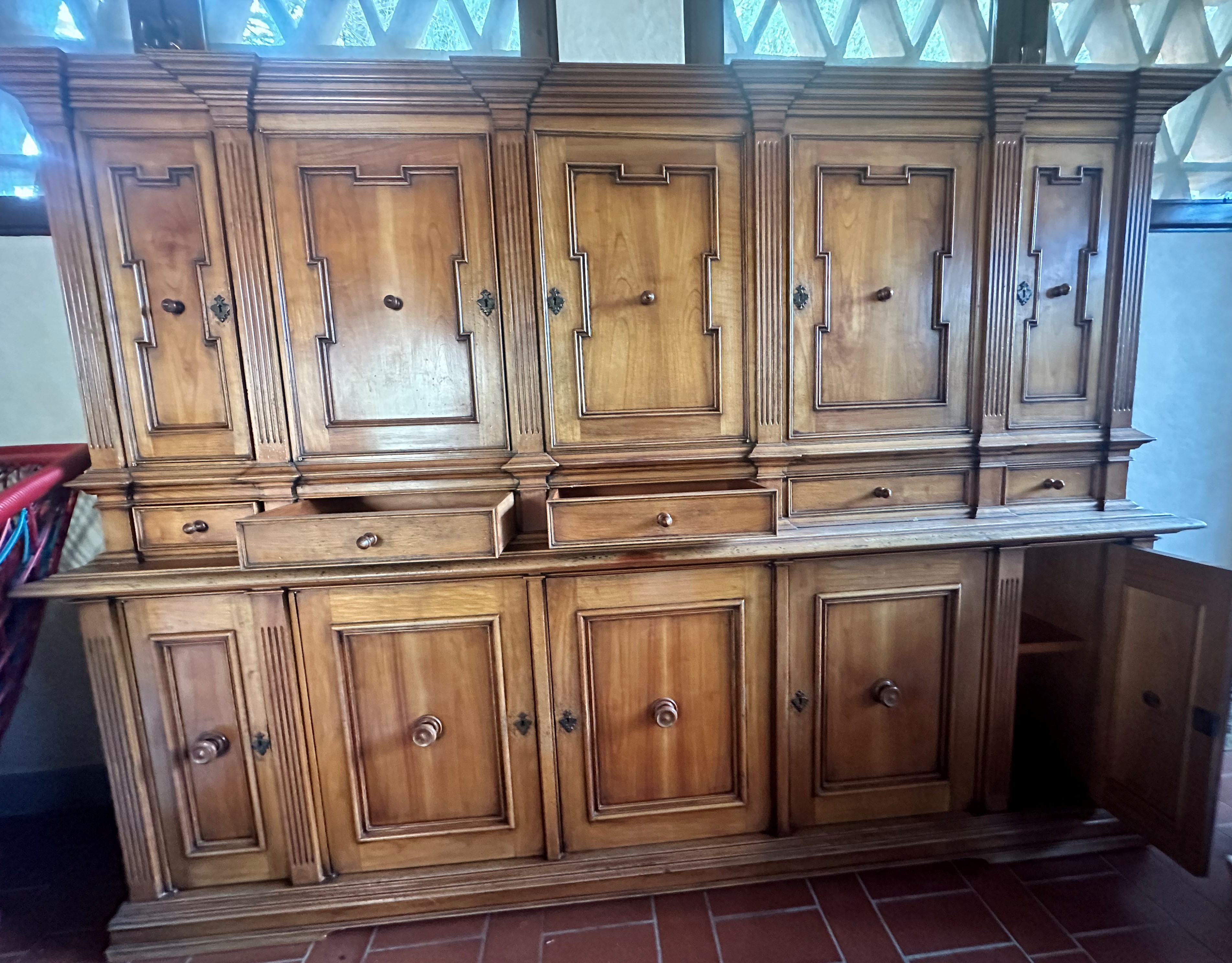 Grande Credenza