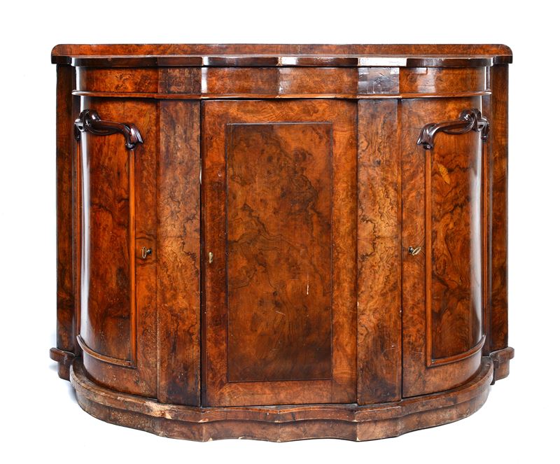 Credenza a mezzaluna impiallacciata in radica di noce