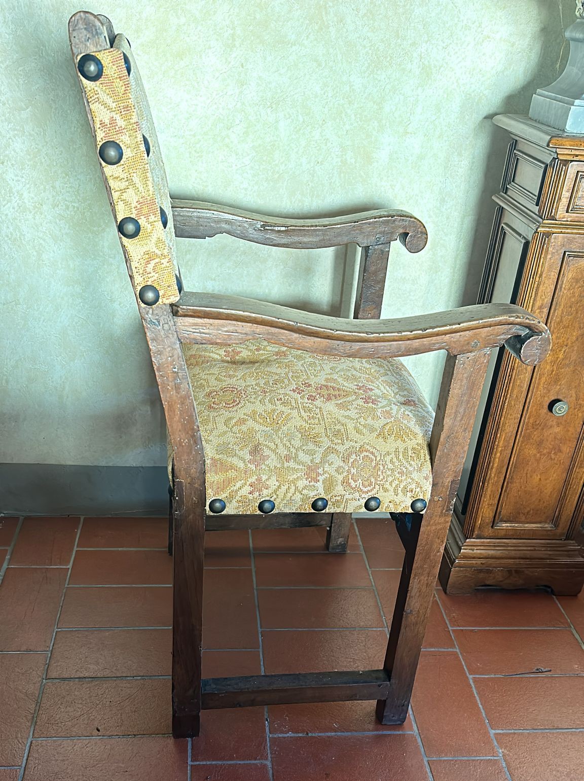 Poltrona in Noce