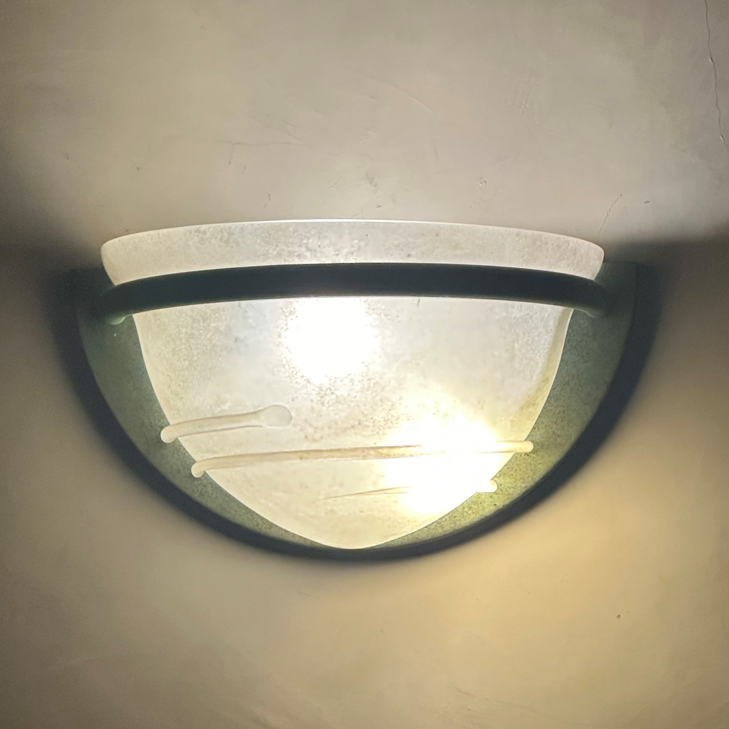 Serie di Quattro Appliques in Ferro e Vetro Satinato