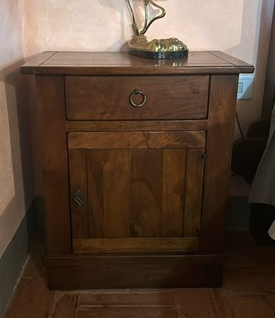 Coppia di Comodini in Noce