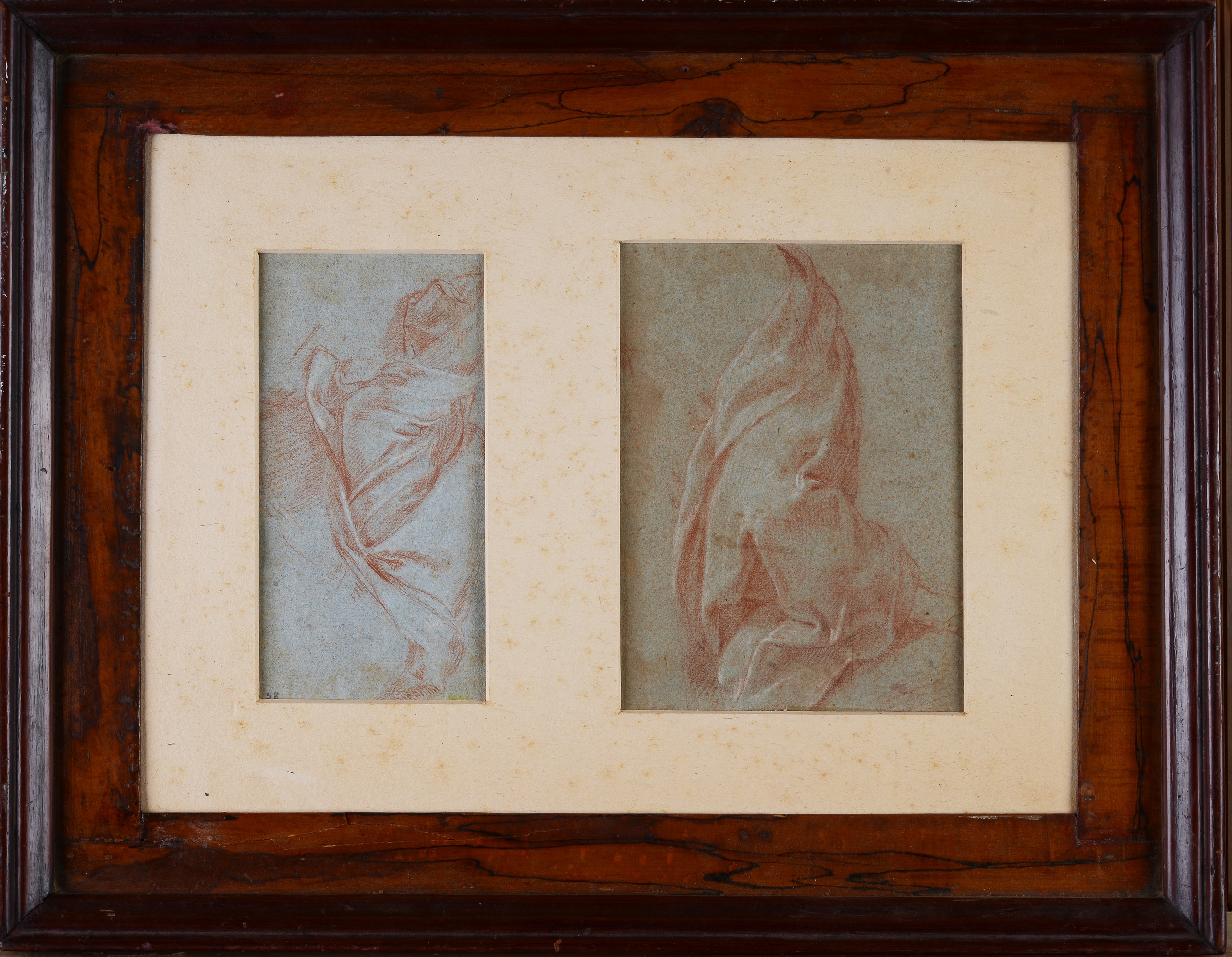 Due stuti di panneggio