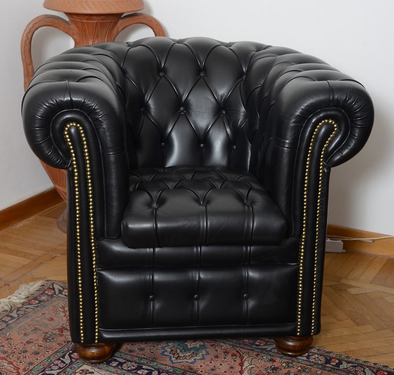 Poltrona a Pozzetto Chesterfield in Finta Pelle