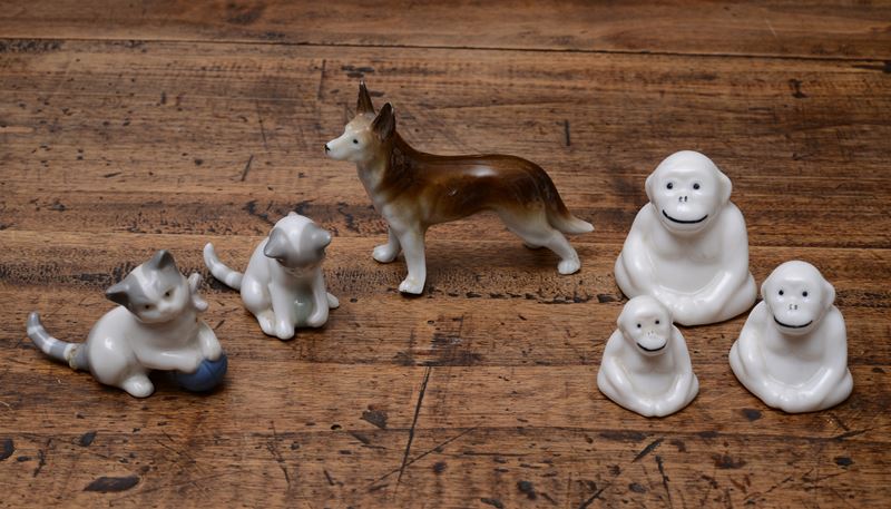 Sei piccole figurine di animali