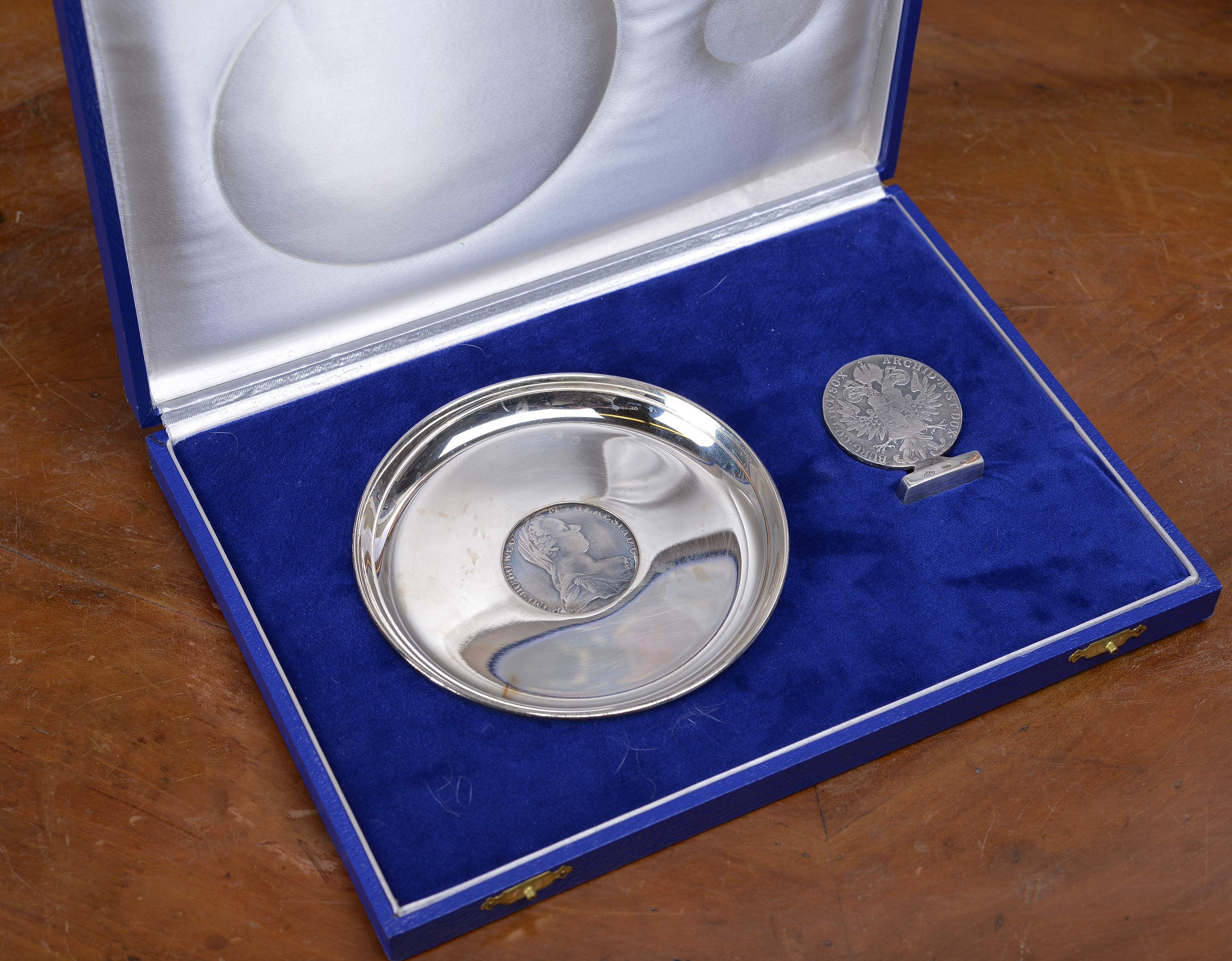 Due talleri d'argento con Maria Teresa d'Austria