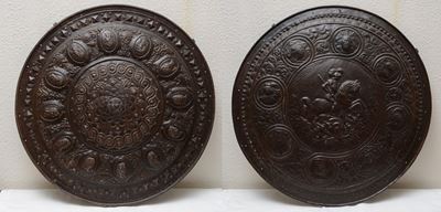 Due Scudi Decorativi